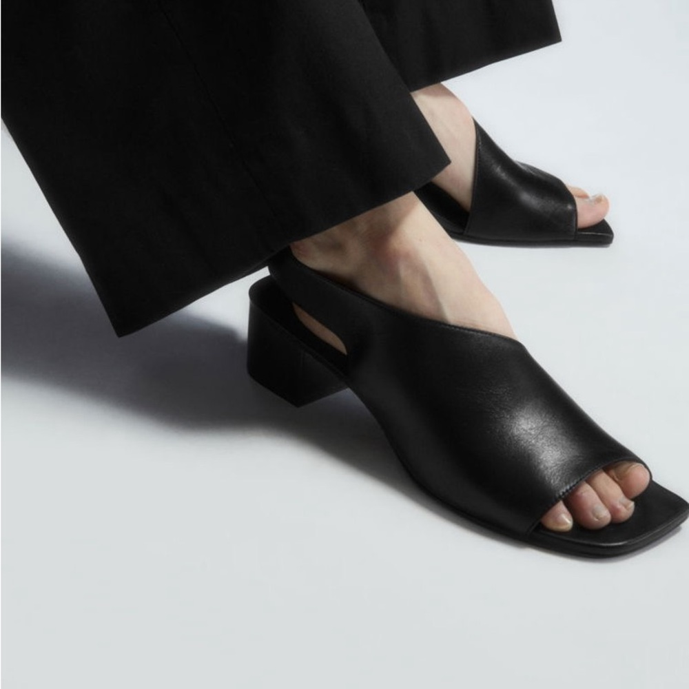 Like new|Leather block heel sandals